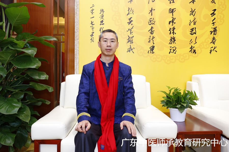 中医师承导师-闵存云
