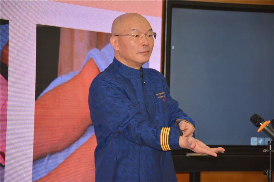 袁青教授讲授"胃三针"临渊羡鱼,不如退而结网学习靳三针,需要建立在