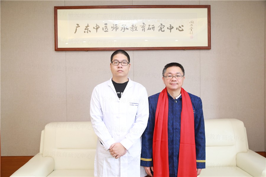 师承学员吴华争与佛山市中医院三水医院蔡锦云主任.jpg